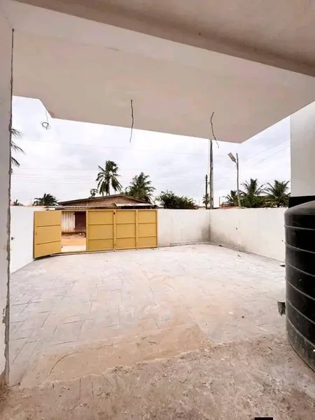 MODERN 4-BEDROOM TERRACE HOUSES photo 8