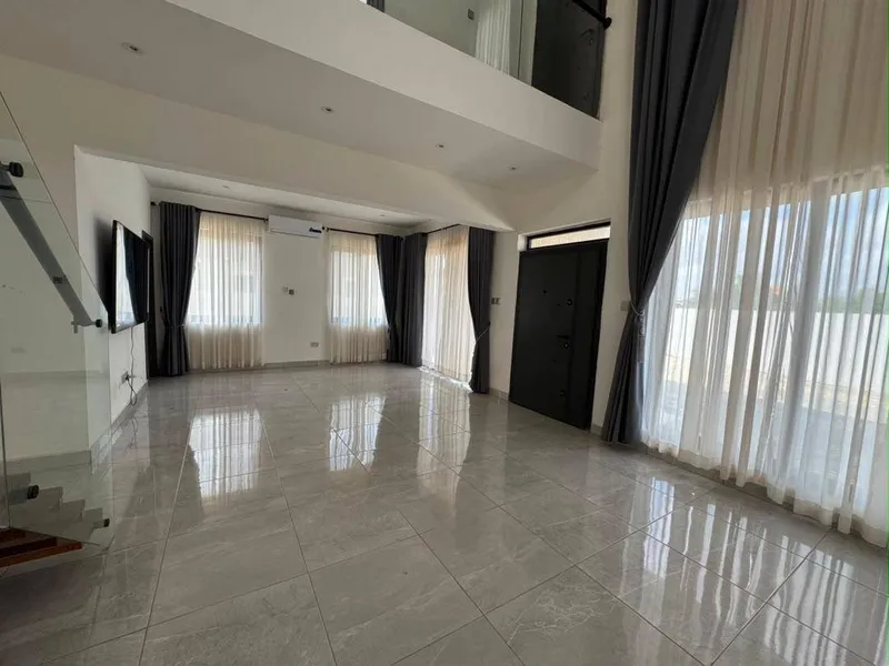 EXECUTIVE3-BEDROOMDETACHED HOUSE FOR SALE@ AMRAHIA photo 2