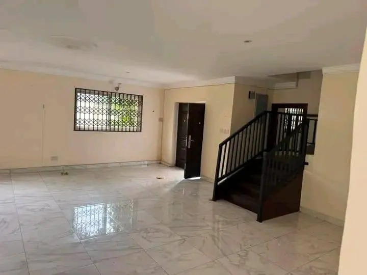RENOVATED 4BEDROOM RESIDENTIAL HOME TO LET@ CANTONMENT photo 4