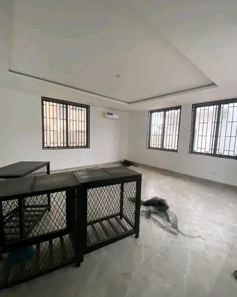MODERN 3BEDROOM TOWNHOUSE TO LET@ EAST AIRPORT photo 6