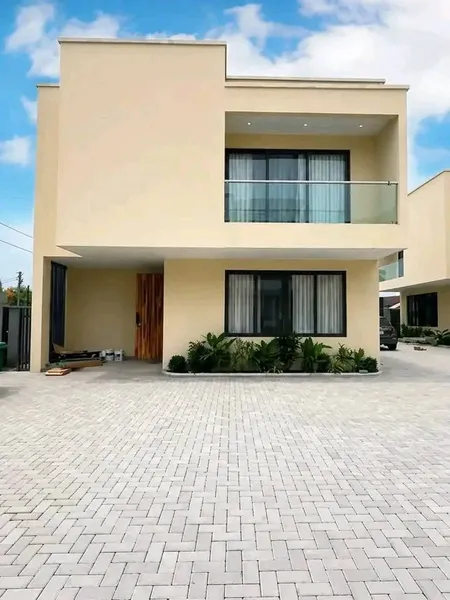 MODERN 4-BEDROOM SEMI FURNISHED TOWNHOME TO LET@ EAST LEGON